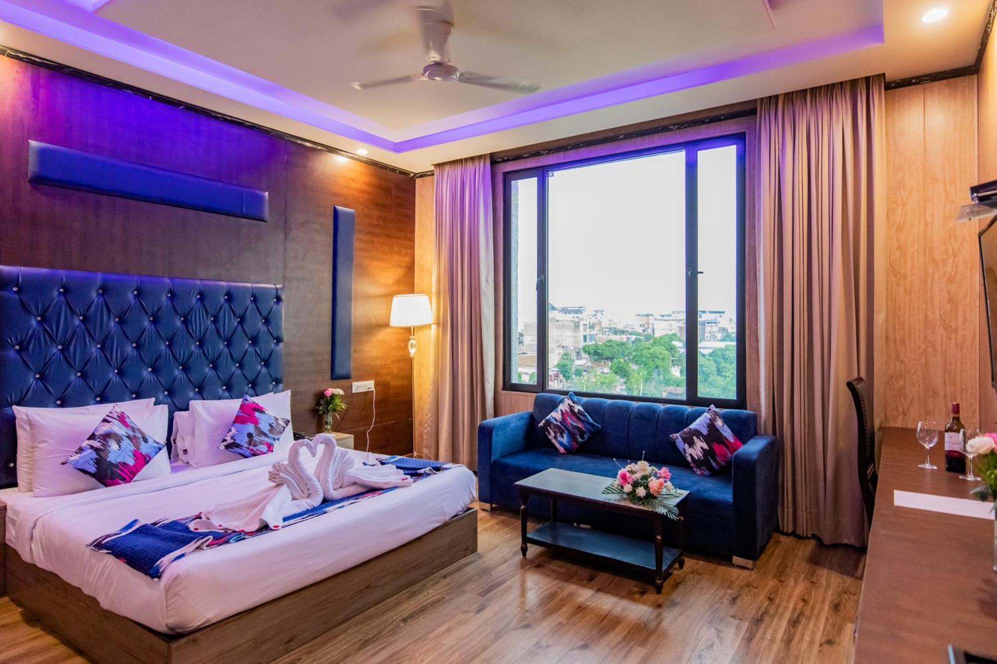 Foxoso Fiori Hotel Jaipur Bagian luar foto