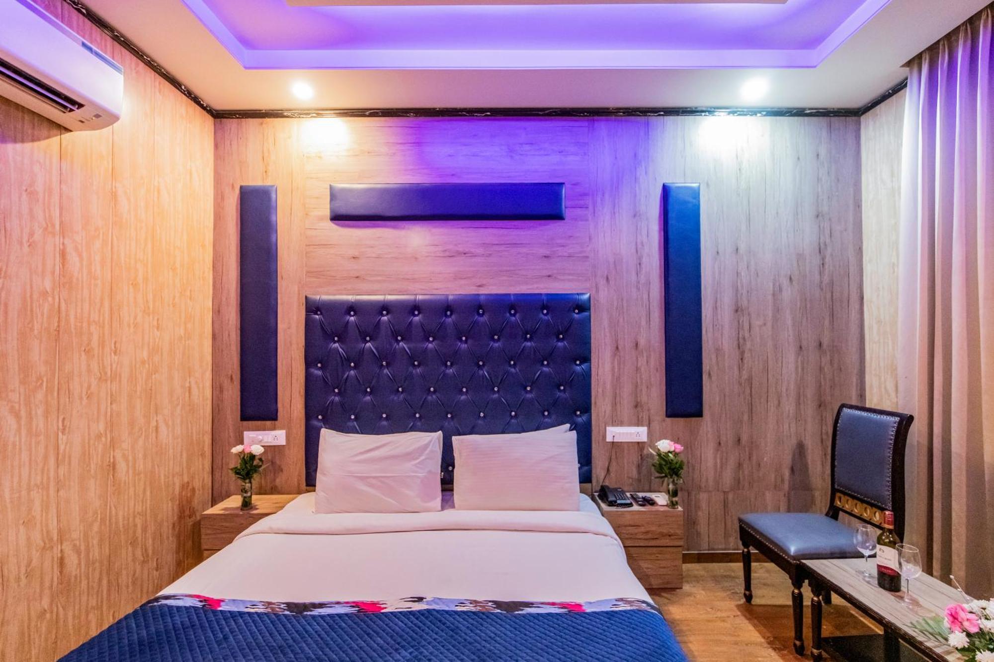 Foxoso Fiori Hotel Jaipur Bagian luar foto
