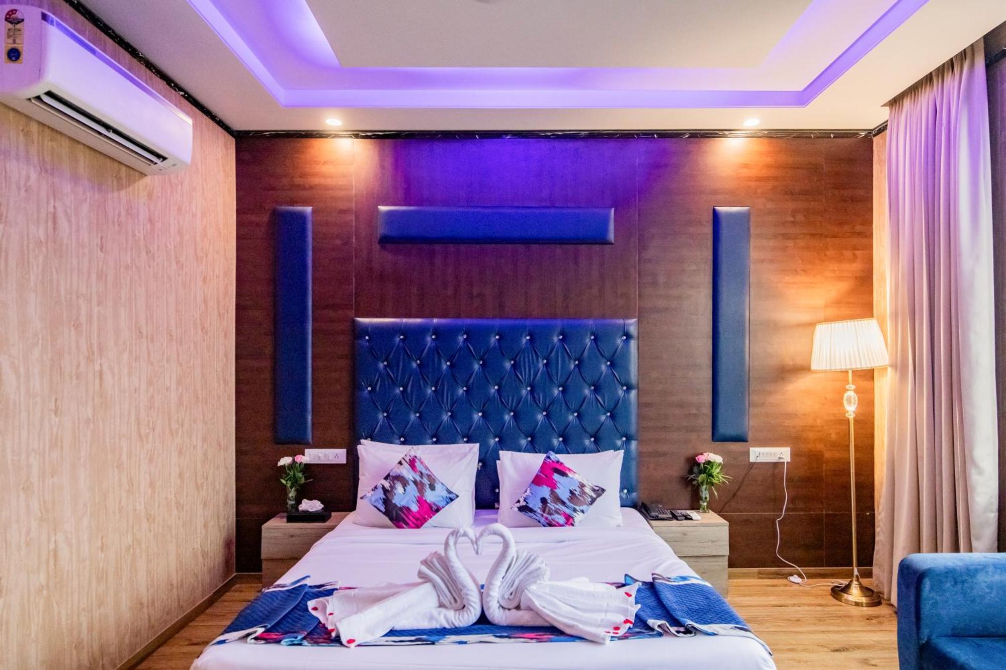 Foxoso Fiori Hotel Jaipur Bagian luar foto