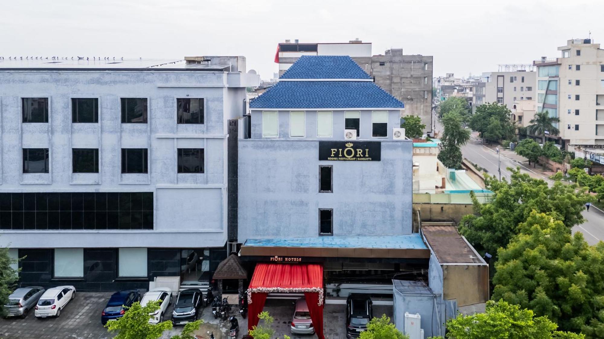 Foxoso Fiori Hotel Jaipur Bagian luar foto
